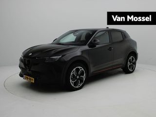 Alfa Romeo Junior Elettrica Speciale 54 kWh | Camera | Navigatie | Apple Carplay/Android Auto