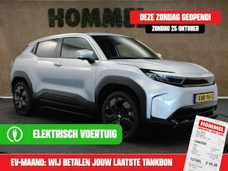 Toyota Urban Cruiser Executive 61 kWh DEMO - ORIGINEEL NEDERLANDSE AUTO - 3 FASE LADEN - PANORAMADAK - PARKEERSENSOREN VOOR EN ACHTER - DODEHOEK DETECTIE - NAVIGATIE - 360 GRADEN CAMERA