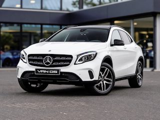 Mercedes-Benz GLA 180 Urban | Night | Pano | Leer | 360 camera | Stoelverwarming