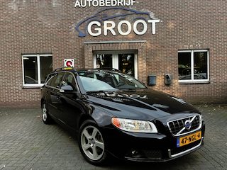 Volvo V70 2.0T 200PK! MOMENTUM. TREKHAAK/LEER/ZEER NETJES