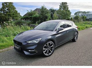 Seat Leon 1.5 eTSI FR / Pano / Camera / Carplay / Sfeerverl.
