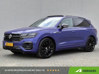 Volkswagen Touareg 3.0 TSi eHybrid 4MOTION R / SOH 86% / Elektrisch wegklapbare trekhaak / Elektrische achterklep / Glazen schuif- en kanteldak / Rondomzicht camera / Stuur- & Stoelverwarming / Trekgewicht 3500 kg / Head Up Display / Adaptief cruise control /