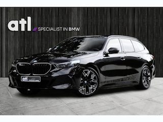 BMW 5-serie Touring 530e xDrive M-sport | Bowers Wilkins | Drive ass Pro | HUD | 360 | 20" | Elektr. Trekhaak | Keyless | Iconic Glow | Alarm Kl.3 | Etc.