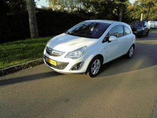 Opel Corsa 1.2-16V Berlin/airco/74000 /km nap/exstra set winterbanden