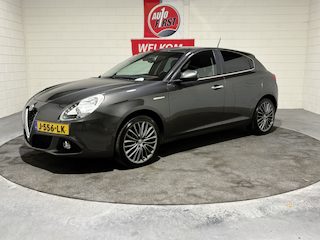 Alfa Romeo Giulietta 1.4 Turbo, Prachtstaat, Goed onderhouden, Leder, Navi, Cruise, Prijs incl. nieuwe apk, beurt en 3 maanden garantie