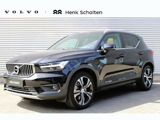 Volvo XC40 1.5 T5 Recharge Inscription | Dealeronderhouden | Glazen Schuif-/Kanteldak | Semi Elektrisch Inklapbare Trekhaak | 19-inch Lichtmetalen Velgen | All-Season Banden | Lederen Bekleding Amber | Elektrisch Verstelbare Voorstoelen Met Geheugen | Adaptieve Cruise Control | Pilot Assist | Stuurverwarming | Stoelverwarming | Geint Glas |  Keyless | Elektrische Achterklep Met Sensorsturing | Parkeersensoren Voor en Achter | Achteruitrijcamera | BLIS | Carplay/Android Auto |