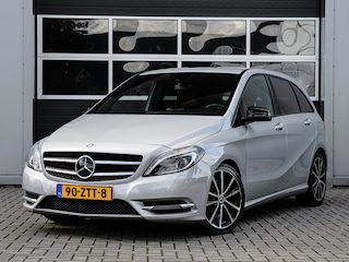 Mercedes-Benz B-klasse 250 Ambition | Rood leder | Xenon | Camera | Navi | Trekhaak | PDC v+a | Cruise control