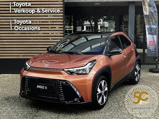 Toyota Aygo Hybrid 115 pulse APPLE/ANDROID KEYLESS PARK-SENSOR CAMERA CLIMA 17"LMV EL-SPIEGELS PRIVACY-GLASS