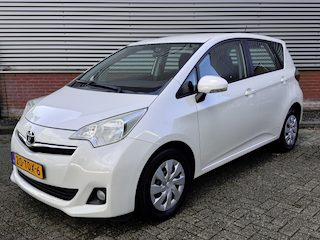 Toyota Verso-S 1.3 VVT-i Aspiration | 1e Eigenaar | Dealer onderhouden | Camera | Navigatie |
