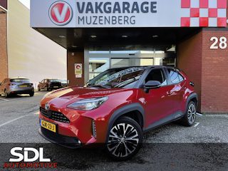 Toyota Yaris Cross 1.5 Hybrid Executive Bi-Tone // AFN. TREKHAAK // HALF LEDER // DODEHOEK // ELEK. KLEP // 360 CAMERA+SENSOREN // STUUR+STOELVERWARMING // ADAPT. CRUISE //