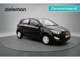 Hyundai i20 1.2i i-Drive 5 Deurs - Airco, Multifunctioneel Stuur, GERESERVEERD