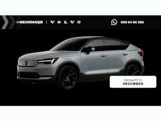 Volvo EC40 P5 Long Range Ultra Black Edition Europa 82 kWh | Nieuw Model | Matrix LED | Harman Kardon Audio | Adaptieve Cruise Control | Panoramadak | 20" | Stoelverwarming Voor + Achter | Getint Glas | BLIS |
