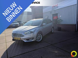 Ford Focus Wagon 1.5 Titanium Edition distributieriem is vv, clima, cruise, pdc, trekhaak afneembaar, stoel-stuurverwarming