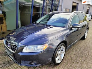 Volvo V70 2.5FT Summum Automaat 230PK LEER / XENON / PDC