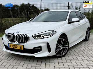 BMW 116i High Executive M-Sport| PANO | Sport-/Schaalstoelen| M pakket | Carplay |