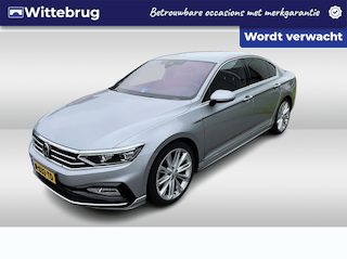 Volkswagen Passat 1.5 TSI R-Line Business + / 360"CAMERA / NAVI / APP.Connect / 19"LMV / Elektr. Trekhaak