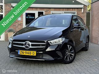 Mercedes-Benz B-klasse 180 Business Solution Plus|Wegklapbare Trekhaak|Pano|Leer|Camera|Elect A-klep.