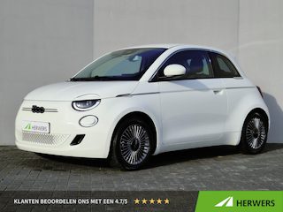 Fiat 500 Icon 42 kWh / SOH 96% / All season banden / CCS Snellader / Navigatie via Apple Carplay of Android Auto / Cruise control / Climate control / Keyless start / Lichtmetalen wielen 16“ /