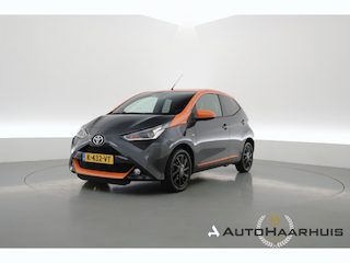 Toyota Aygo 1.0 VVT-i x-JBL | Rijklaar! | Apple CarPlay | Camera | Clima | All Seasons |