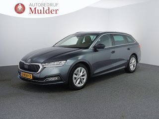 Skoda Octavia Combi 1.5 e-TSI Business Edition | Zwenkhaak | ACC | Stoelverwarming | Camera | Carplay |