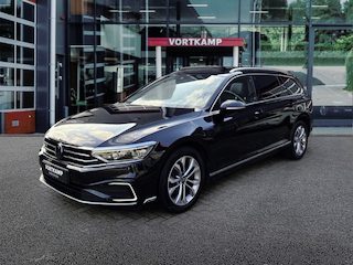 Volkswagen Passat 1.4 TSI GTE PANO-DAK/ZWENK.TREKHAAK/CAMERA/H+K/ACC/STOEL+STUURVERW