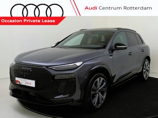 Audi Q6 e-tron edition 83 kWh | Panoramadak | Trekhaak | Warmtepomp | 360 camera | Multimedia scherm passagier | Matrix LED verlichting | Keyless | Adaptieve cruise control | Stoel- en stuurwielverwarming |