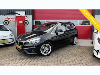 BMW 2-serie Tourer 220i 1STE EIG / AUTOMAAT / TREKHAAK / NAVI / CLIMA / STOELVERW / PDC / BLUETOOTH / CRUISE / NL-AUTO