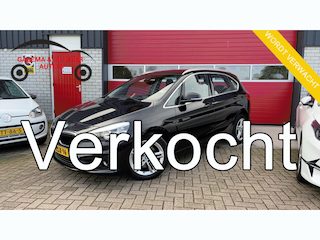 BMW 2-serie Tourer 220i 1STE EIG / AUTOMAAT / TREKHAAK / NAVI / CLIMA / STOELVERW / PDC / BLUETOOTH / CRUISE / NL-AUTO