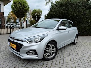 Hyundai i20 1.2 (4 cil.), Apple CarPlay, AIRCO, Cruise Control, Navigatie, Achteruitrijcamera, DAB, Bluetooth, Parkeersensoren