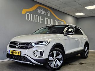 Volkswagen T-Roc 1.5 TSI DSG 150PK Style | Adaptive cruise | IQ Light | Stoel -stuurverwarming | Camera | Keyless |