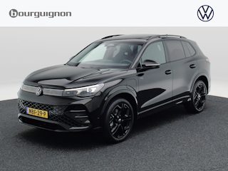 Volkswagen Tiguan 1.5 eHybrid R-Line Edition | Trekhaak | Panoramadak | Black Style | Head-Up Display |