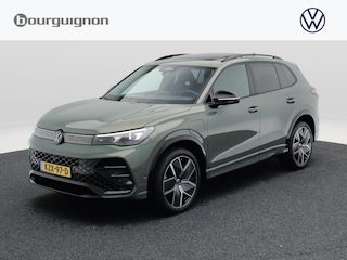Volkswagen Tiguan 1.5 eHybrid R-Line | Trekhaak | Panoramadak | Black Style | Head-Up Display |