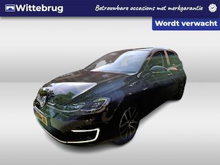 Volkswagen Golf E-DITION / SOH 92%/ AUTOMAAT/ LEER/ PARK.SENSOREN V+A/ CAMERA/ CRUISE/ STOELVERWARM./ KEYLESS/ DIGITAL DASH/ NAVI/ CLIMA