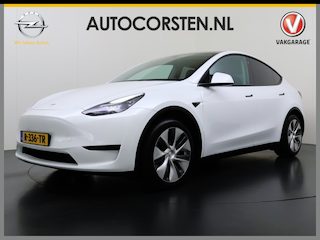 Tesla Model Y RWD 300PK LFP SOH 90% Trekhaak Warmtepomp Leder Camera's Elek.Stoelen+Memory Google®-Navi Panoramadak Stoel+Stuurverwarming Privacy Glas Lmv 19" Led Draadloos Tel. Laden Isofix AMD Ryzen™ Premium Audio 1.600KG Trekgewicht 1e Eigenaar Origineel Nederlandse Auto