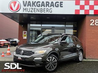 Volkswagen T-Roc 1.5 TSI Style // VIRTUAL COCKPIT // ADAPTIVE CRUISE // PANO / SCHUIF-KANTELDAK // NAVI // PDC V+A // ELEK. ACHTERKLEP // DODENHOEK SESNOR //