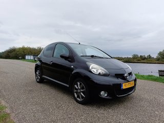 Toyota Aygo 1.0-12V Dynamic Navigator. AIRCO. 5 DEURS!!