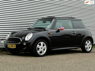 Mini Cooper 1.6 Salt, APK, Panoramadak – PDC – Cruise – 15" Lichtmetaal