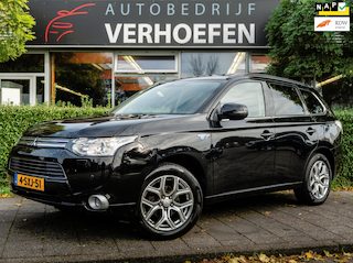 Mitsubishi Outlander 2.0 PHEV instyle | PANORAMADAK | PARKEERCAMERA | LEDER | TREKHAAK | NAVIGATIE | XENON | STOELVERWARMING | NAP