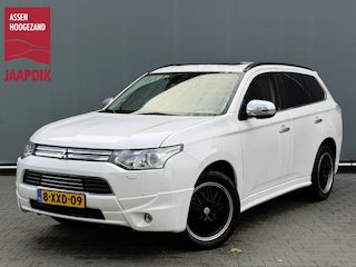 Mitsubishi Outlander BWJ 11-2014 | 2.0 PHEV instyle+ | TREKHAAK | SCHUIFDAK | LEER | STOEL&STUUR VERW | NAVI | CLI | 360 CAMERA |