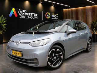 Volkswagen ID.3 FIRST 58 KWH / soh 95% / Stoelverw. / Zwart dak en hemel / Navi / Carplay / 18 Inch / BOVAG garantie