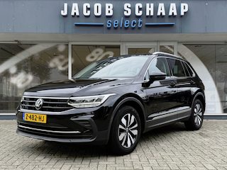 Volkswagen Tiguan 1.5 TSI Life / Automaat / Carplay / Trekhaak (1.800 KG) / Sensoren / Camera /