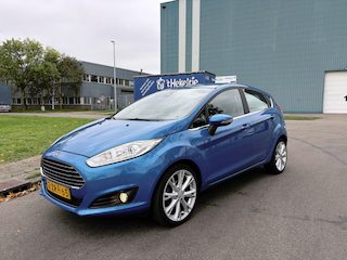 Ford Fiesta 1.0i EcoBoost Titanium 5-Deurs 101 PK. Distributieriem en waterpomp vervangen bij 140.000 KM !!! Zeer leuke auto van de tweede eigenaar !!