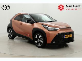 Toyota Aygo Hybrid 115 pulse | Apple Carplay / Android Auto | Adaptive Cruise | LED | Clima | Camera | 17 inch | Privacy glas | Armsteun