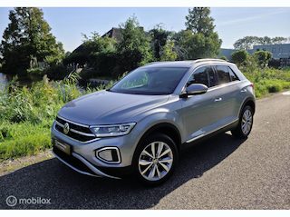Volkswagen T-Roc 1.5 TSI / Virtual / Cam. / Trekh. / Carplay