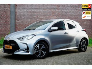Toyota Yaris 1.5 Hybrid 115 Business Plus, Stoel en stuurverwarming, Carplay, LM Velgen.