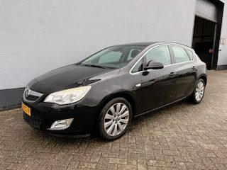 Opel Astra 1.4 Turbo Cosmo - VERSNELLINGSBAK HOORBAAR!