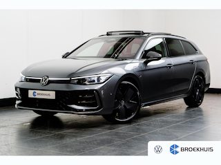 Volkswagen Passat Variant 1.5 eHybrid 272 pk R-Line Edition | Achterstoelen verwarmd | Achteruitrijcamera | Elektrisch glazen panorama-dak