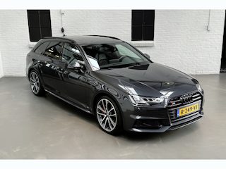 Audi A4 Avant 3.0 TFSI S4 quattro Panoramadak - RS stoelen met massage - Digitaal dashboard B&O Audio