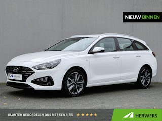 Hyundai i30 Wagon 1.0 T-GDi MHEV Comfort Smart / Navigatie / Climate Control / Apple Carplay Android / Stuur- & Stoelverwarming / 17" LM wielen + Winter banden / Achteruitrijcamera / Cruise control / Draadloze telefoon lader /