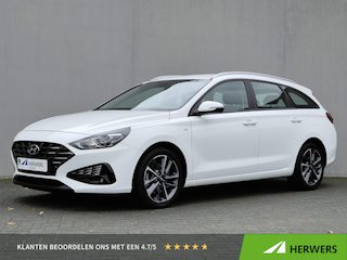 Hyundai i30 Wagon 1.0 T-GDi MHEV Comfort Smart / Navigatie / Climate Control / Apple Carplay Android / Stuur- & Stoelverwarming / 17" LM wielen + Winter banden / Achteruitrijcamera / Cruise control / Draadloze telefoon lader /